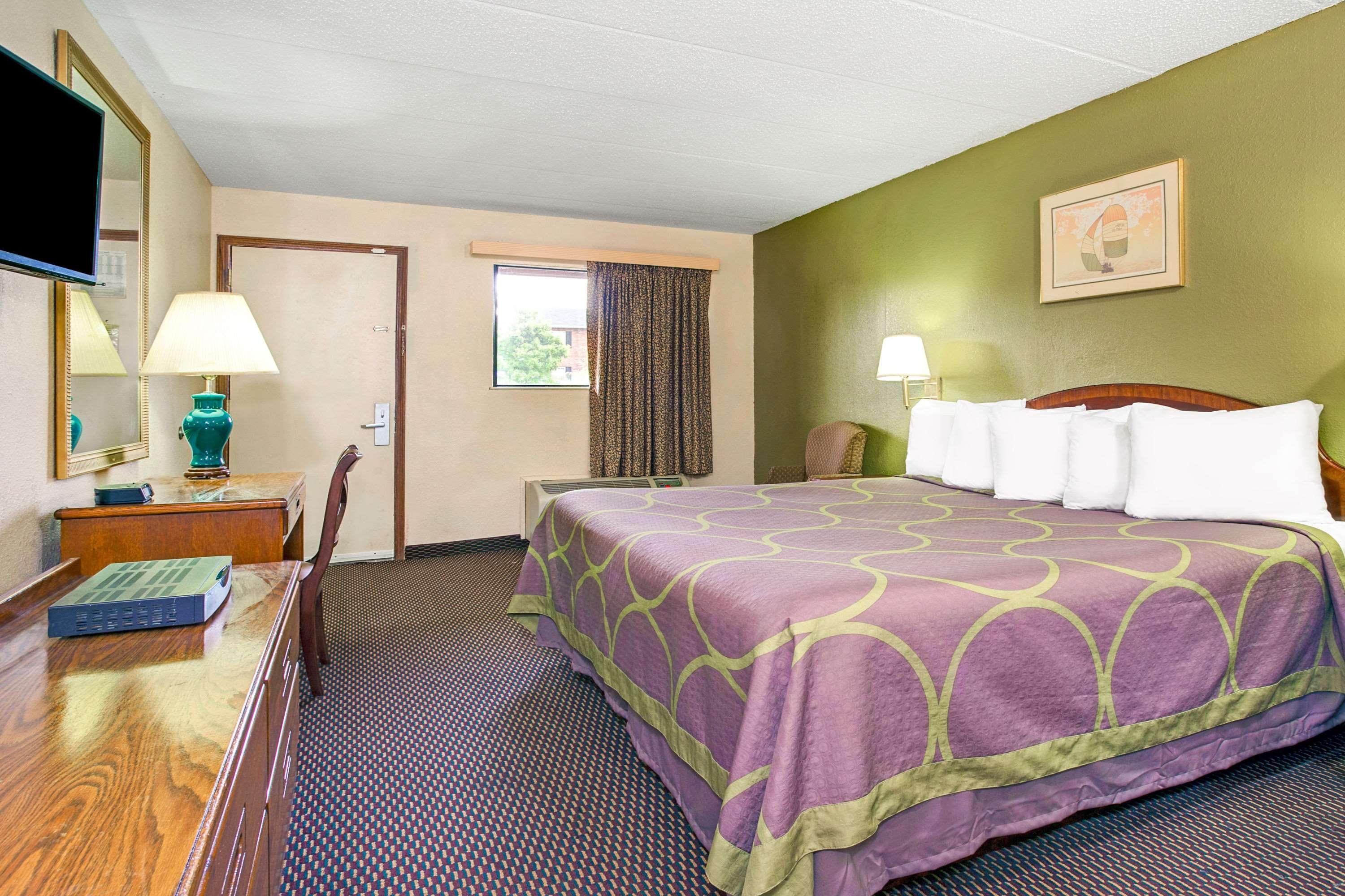Super 8 By Wyndham Fort Mitchell Cincinnati Area Exterior photo
