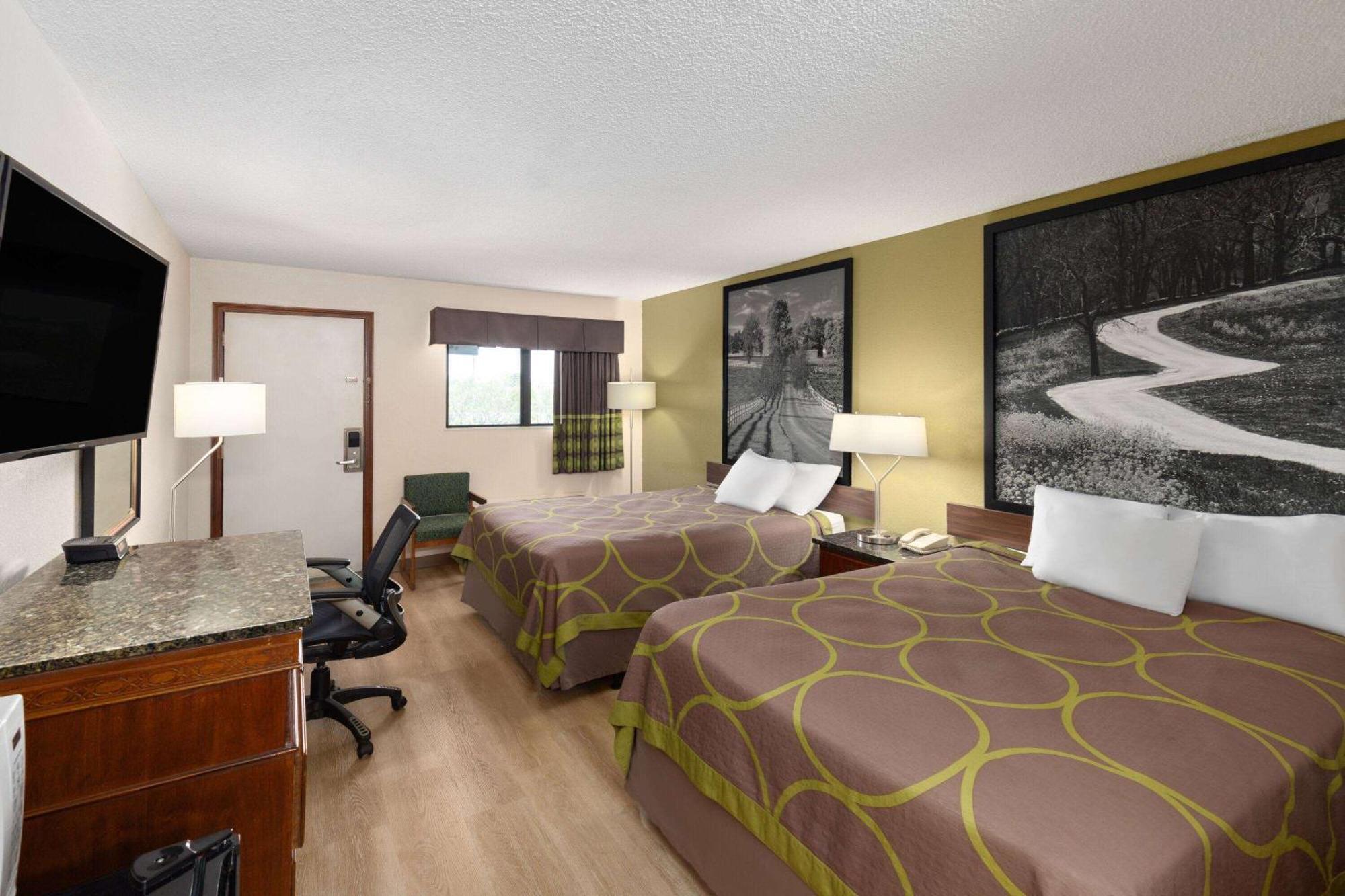 Super 8 By Wyndham Fort Mitchell Cincinnati Area Exterior photo