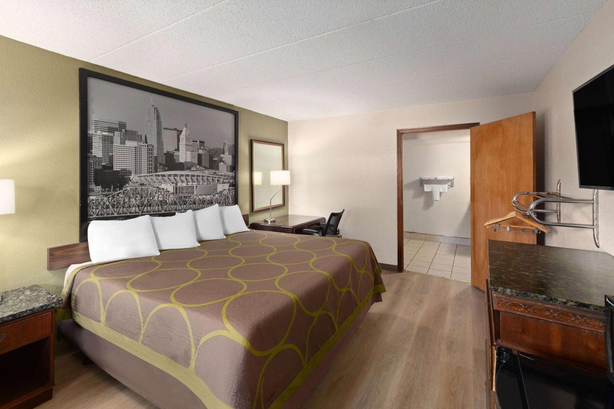 Super 8 By Wyndham Fort Mitchell Cincinnati Area Exterior photo
